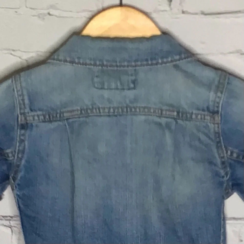 OshKosh B’gosh Light Rinse Cotton Button Front Denim Jacket 6